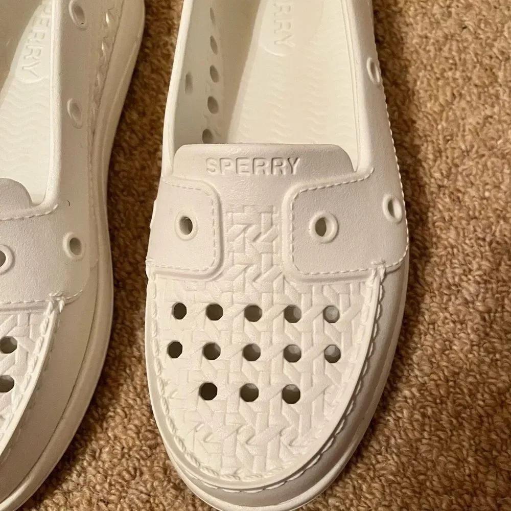 Sperry nearly new